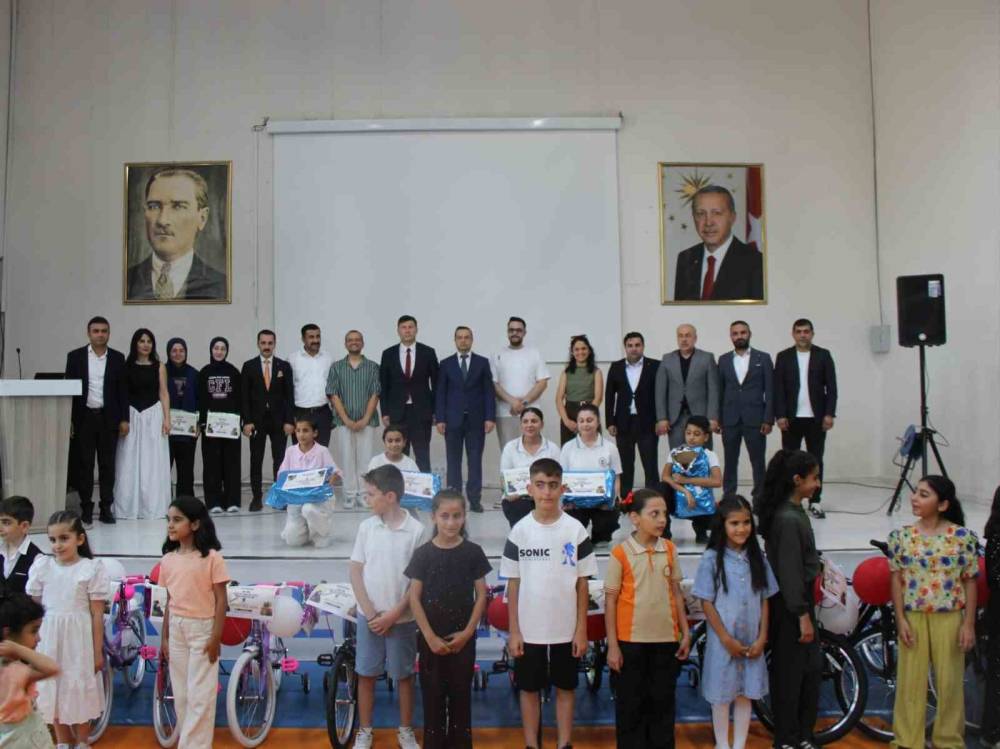 Cizre’de 7’den 70’e Okuyan Cizre Projesinde 2,5 Milyon Sayfa Kitap Okundu