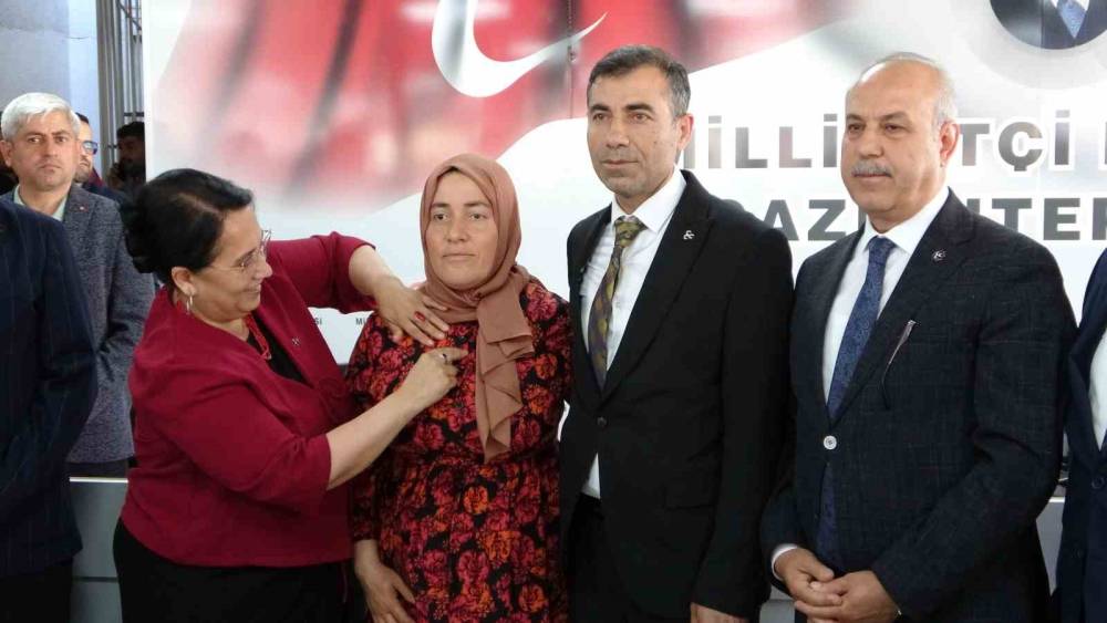 Partisinden İstifa Eden 300 Kişi Mhp’ye Katıldı