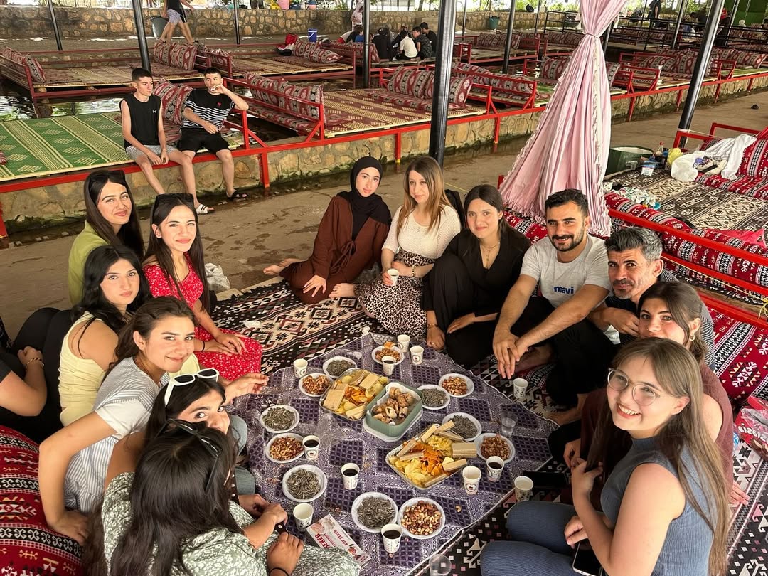 beyaz-su-piknigi-ve-midyat-gezisiogrencilerimizle-birlikte-duzenlenen-beyaz-su-piknigi-ve-midyat-1.jpg