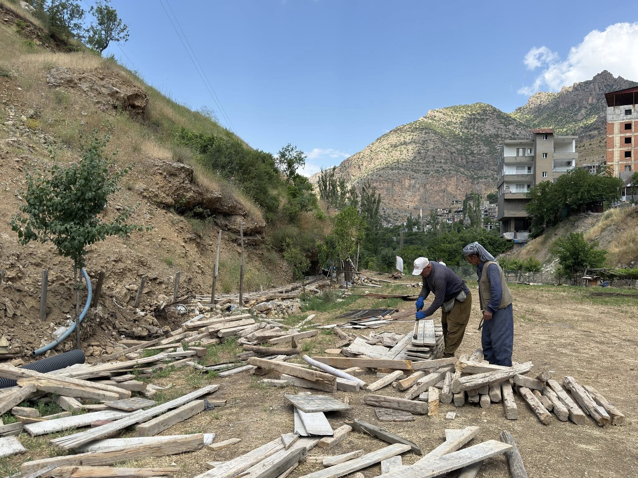 aa-20260615-41678239-41678236-uluderede-tarimsal-sulama-kanali-calismasi-suruyor.jpg