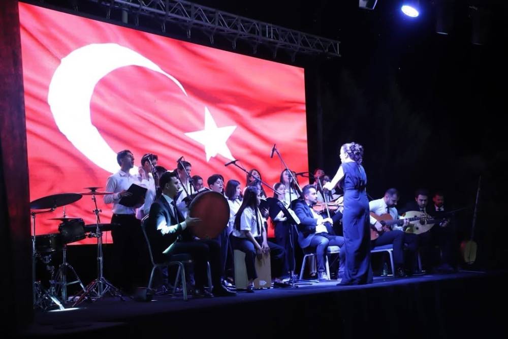 Cizre’de Öğretmen Ve Öğrencilerden Konser