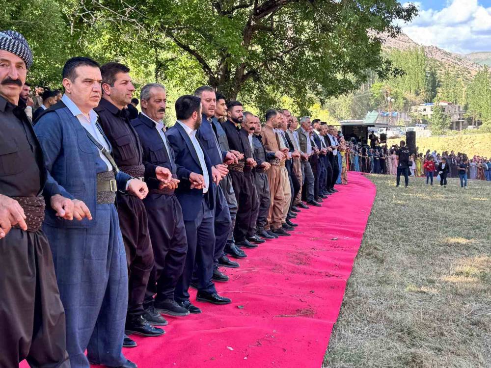 Şırnak’ta En Uzun Halay Kuyruğu