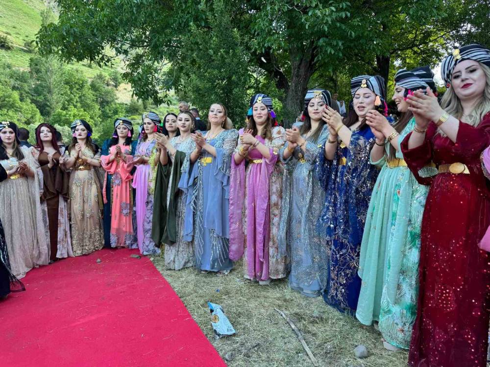 Şırnak’ta En Uzun Halay Kuyruğu