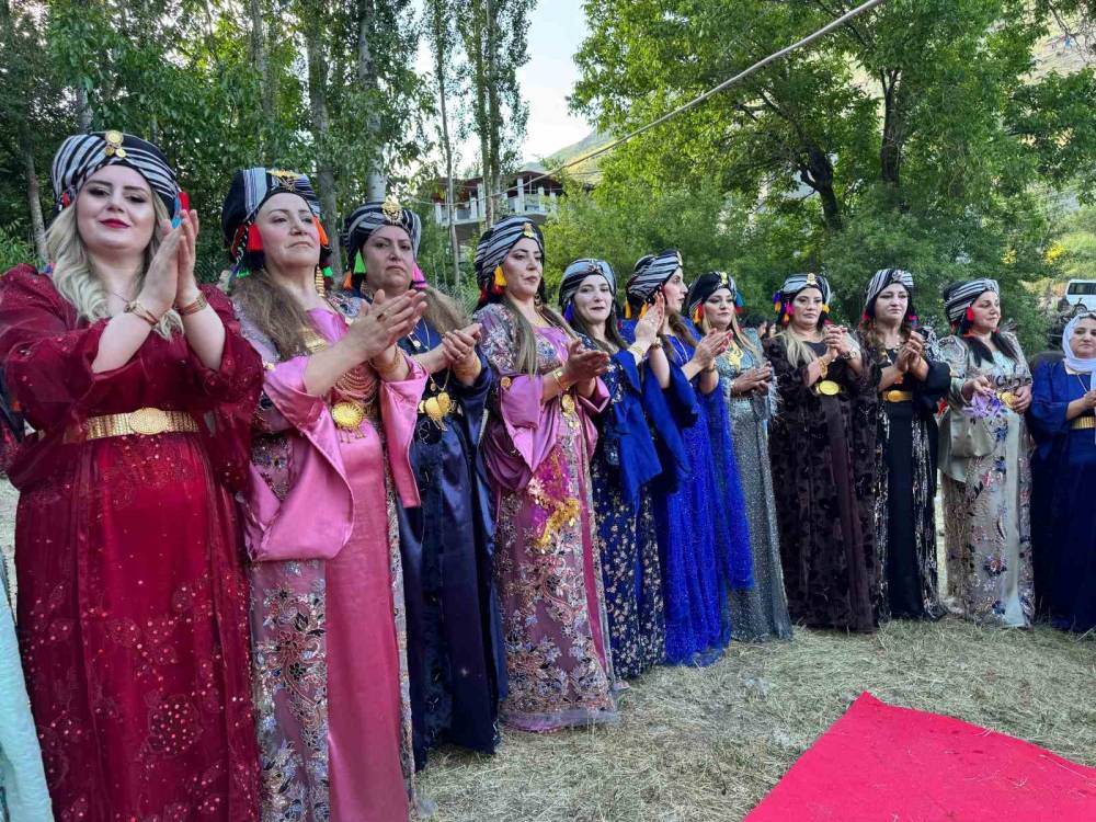 Şırnak’ta En Uzun Halay Kuyruğu