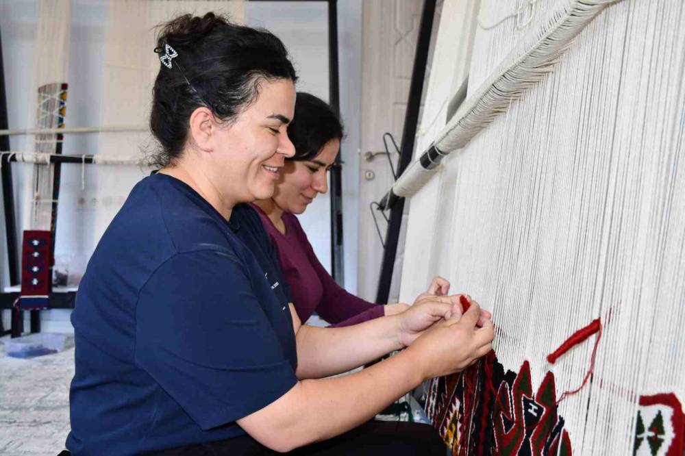 Şırnak'ta Üretilen Goyan Kilimine Avrupa Ülkelerinden Yoğun Talep