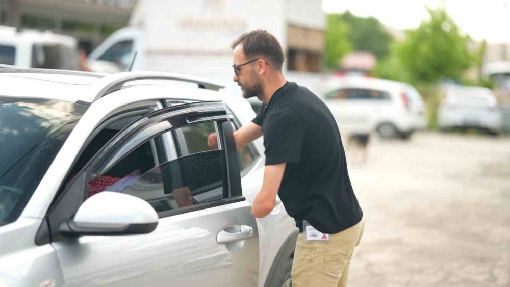 10 Yaşında İki Elini Kaybetti, Hayata Daha Çok Sarıldı