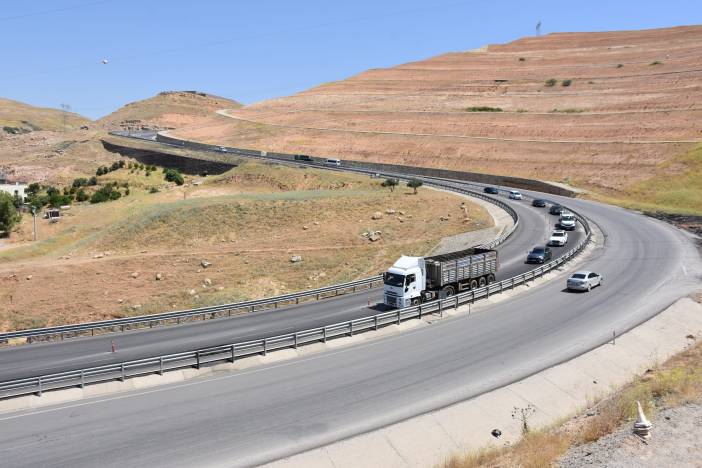 aa-20260630-41828741-41828738-akademisyenler-sirnakcizre-kara-yolundaki-virajlarda-kazalarin-onlenmesi-icin-rapor-hazirladi-1.jpg