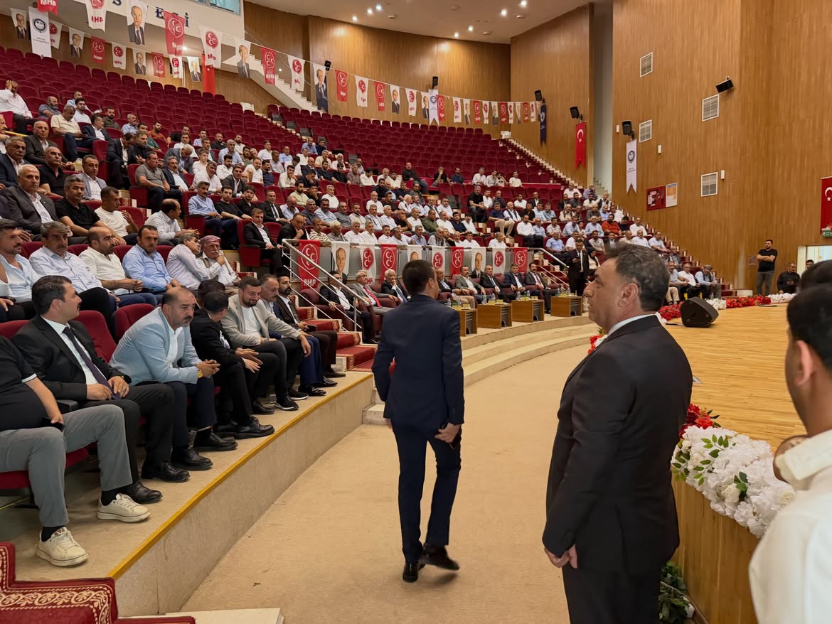milliyetci-hareket-partisi-merkez-ilce-kongremizi-buyuk-bir-cosku-birlik-ve-beraberlik-icerisin-3.jpg