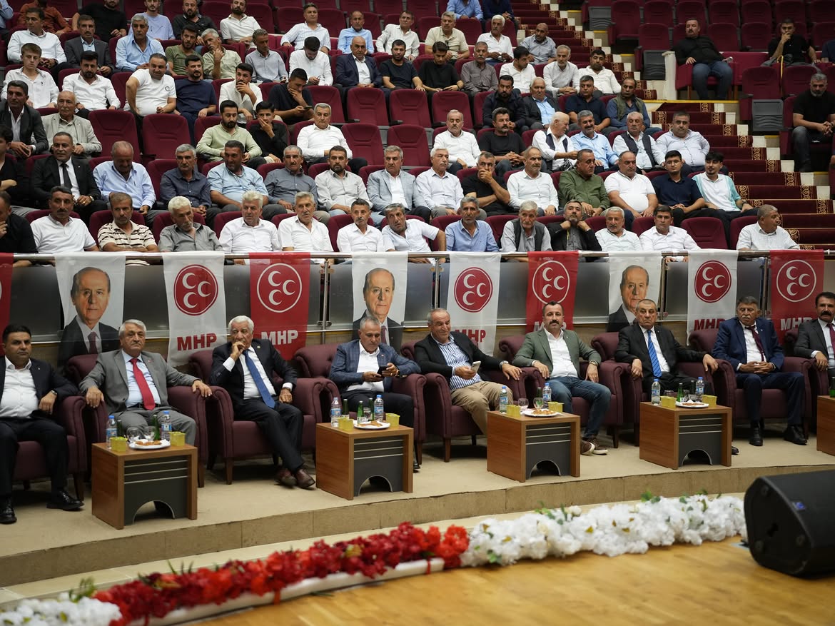 milliyetci-hareket-partisi-merkez-ilce-kongremizi-buyuk-bir-cosku-birlik-ve-beraberlik-icerisin-4.jpg