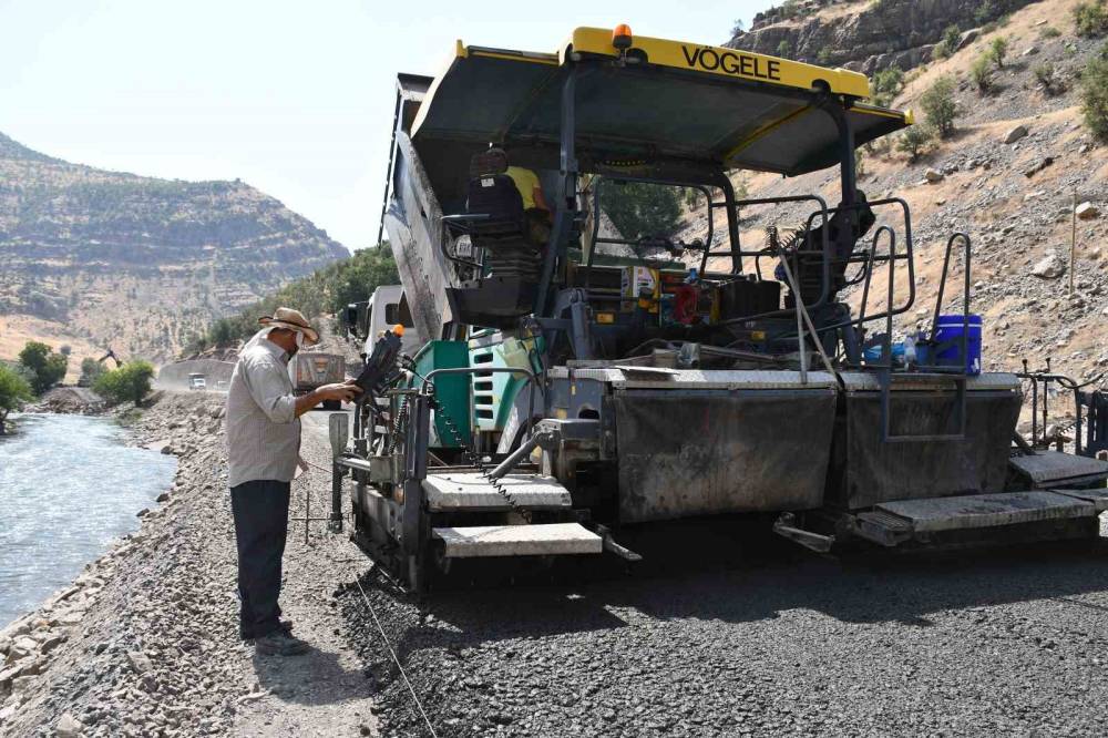 Şırnak'ta Bir İlk! 11 Metre Genişliğinde Yol Yapılıyor