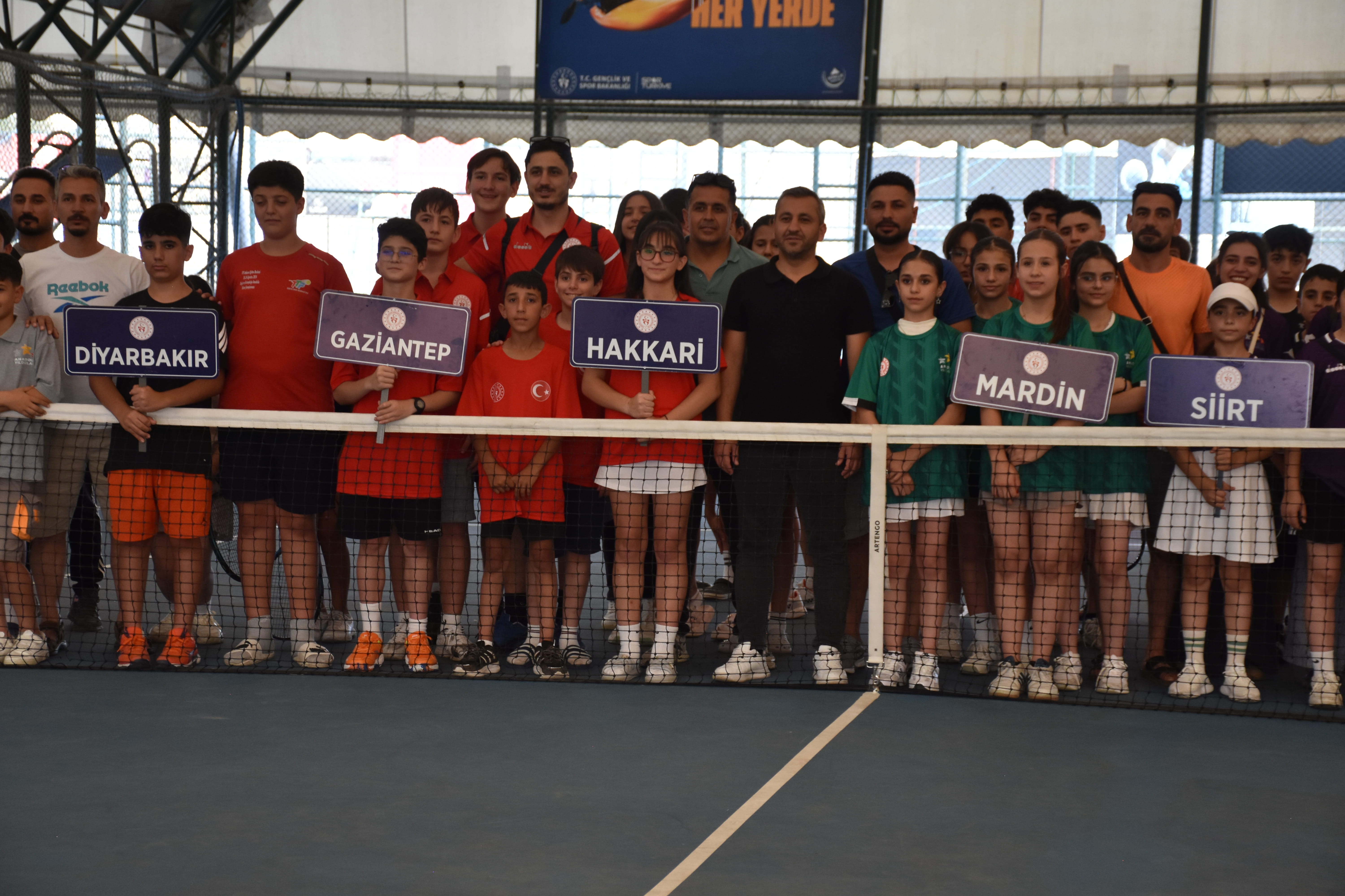 aa-20260801-42121431-42121427-sirnakta-analig-tenis-grup-musabakalari-basladi-1.jpg