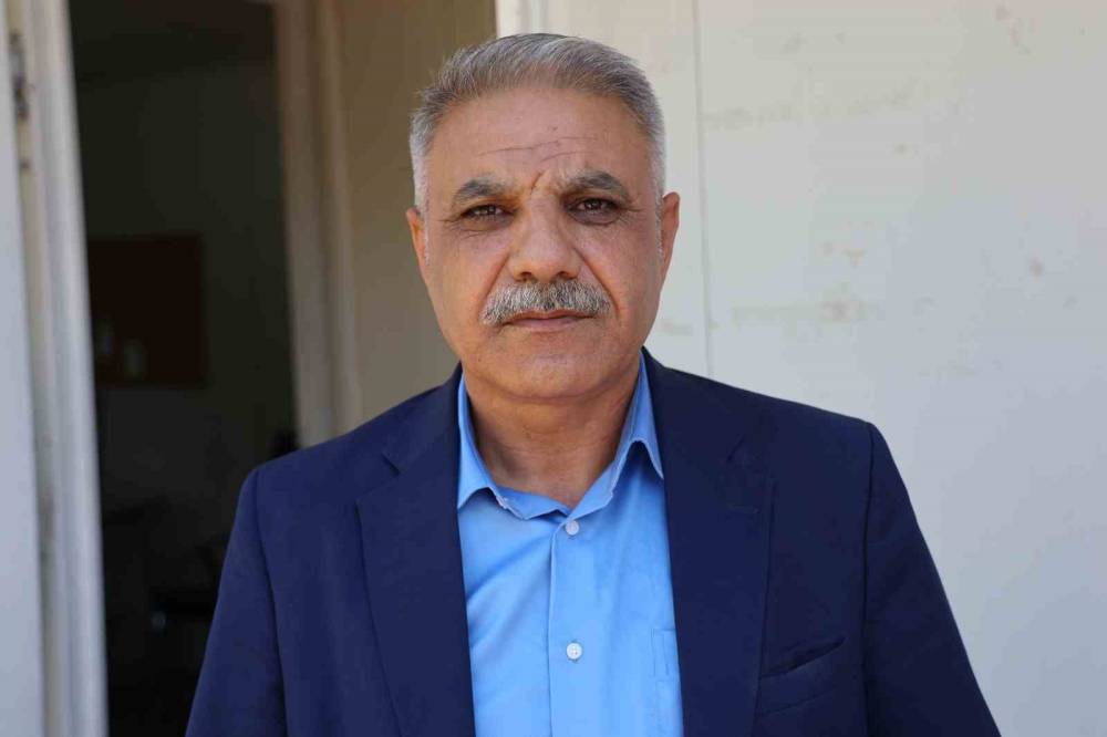 Türkiye’nin En Büyük Mahallesinin Muhtarı, Boşanma Tebligatlarına Dikkat Çekti