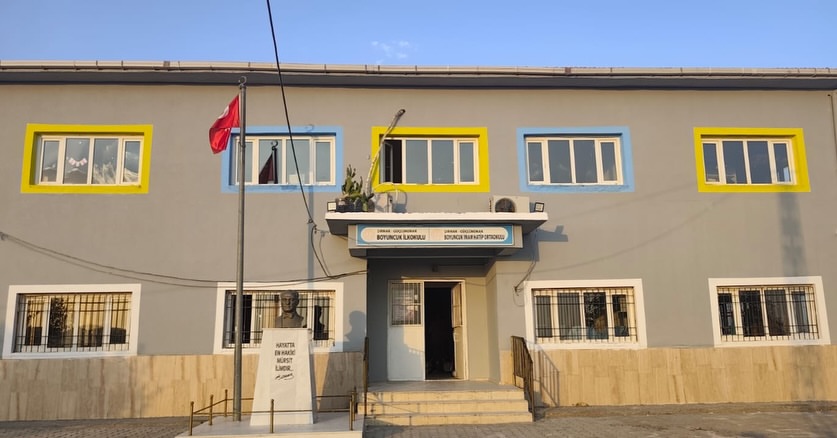 ilcemizdeki-okullarda-bakim-onarim-faaliyetleri-gelecegimizin-teminati-ogrencilerimizin-daha.jpg