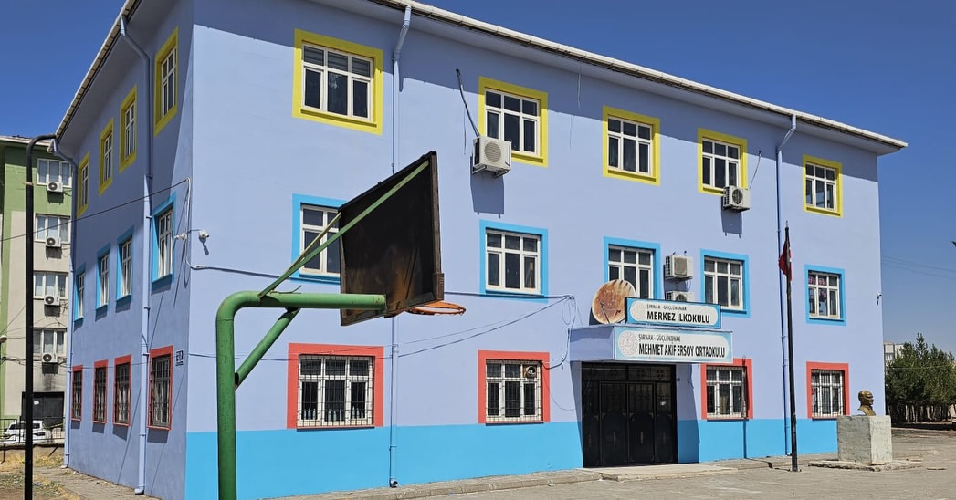ilcemizdeki-okullarda-bakim-onarim-faaliyetleri-gelecegimizin-teminati-ogrencilerimizin-dahafgh.jpg