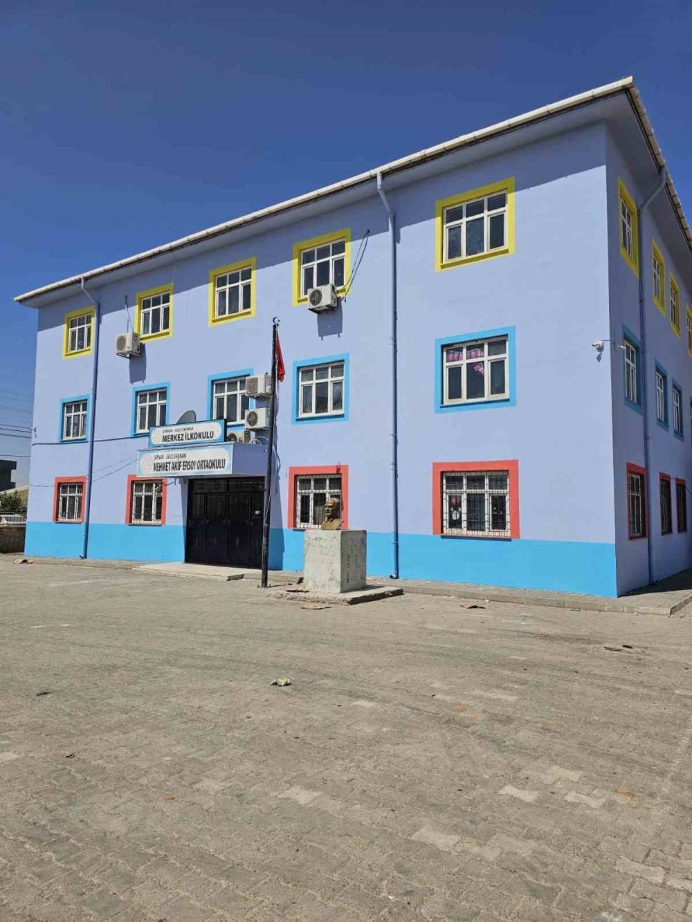 Güçlükonak’ta Okullarda Bakım Ve Onarım Seferberliği