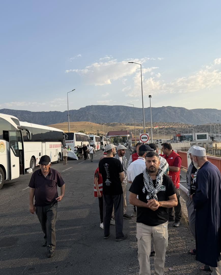 bosna-hersekin-srebrenitsa-kentinden-filistine-ulasmak-icin-yola-cikan-ve-habur-sinir-kapisin-1.jpg
