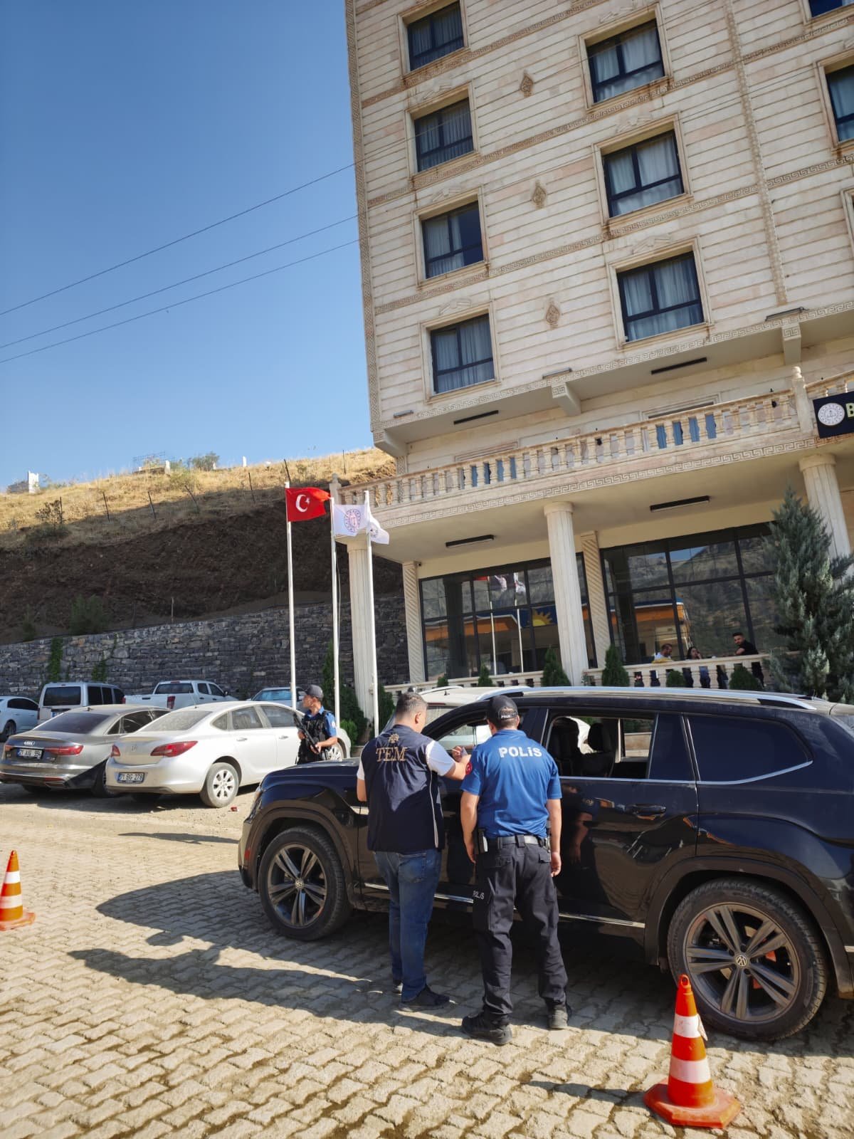 hqgv-q6weaaq-3g.jpg