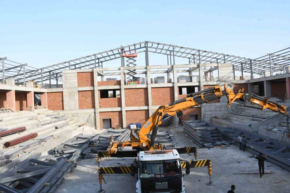 Şırnak’ta Dev Spor Ve Gençlik Yatırımları Yerinde İncelendi