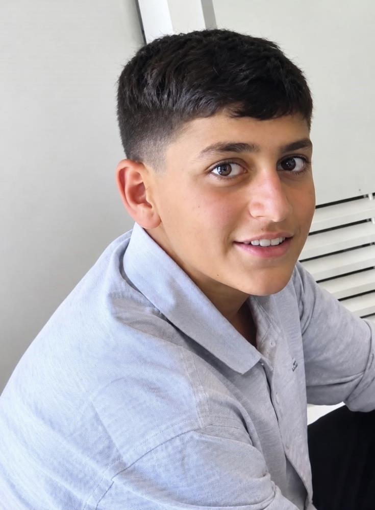 aw793325-04.jpg