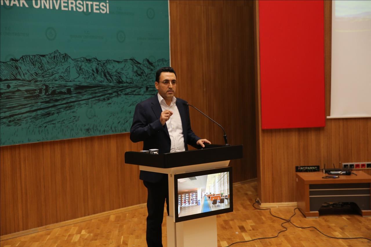 universitemizde-dijital-ortamlarda-davranissal-riskler-ve-koruyucu-farkindalik-semineri-duzenlendi-29941945-fece-4ef0-b2d1-d0592da33bb9.jpeg