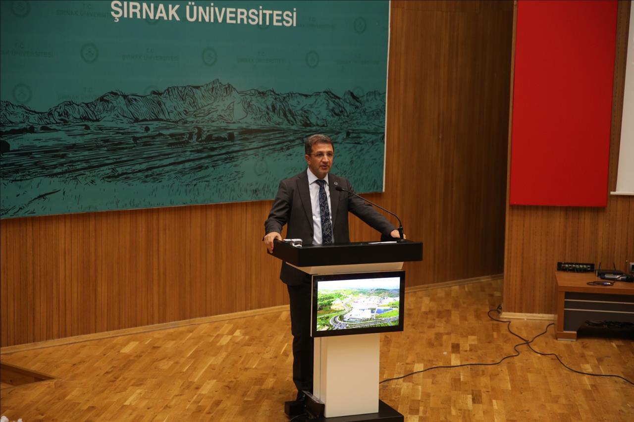 universitemizde-dijital-ortamlarda-davranissal-riskler-ve-koruyucu-farkindalik-semineri-duzenlendi-c555ab84-ee0b-4333-bda1-cf7f28e394d5.jpeg