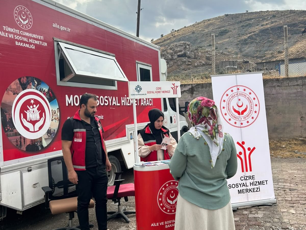guclukonakta-mobil-sosyal-hizmet-aracimizla-calismalarimiza-devam-ediyoruzcizre-sosyal-hizme-2.jpg