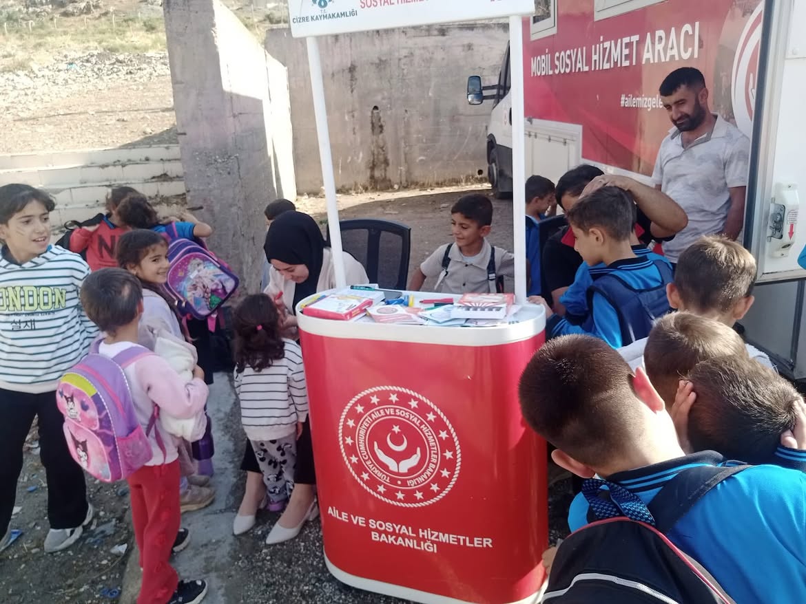 guclukonakta-mobil-sosyal-hizmet-aracimizla-calismalarimiza-devam-ediyoruzcizre-sosyal-hizme-3.jpg