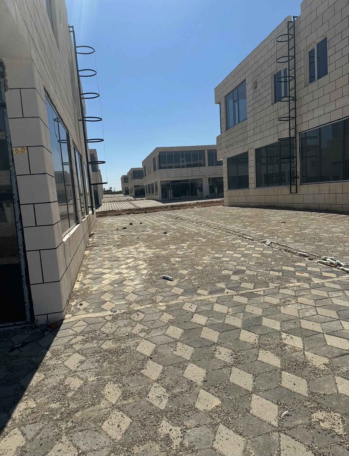 cizre-oto-galericiler-sitesi-icin-yetkililere-cagricizrede-idil-yolu-uzerinde-bulunan-cizre-3.jpg