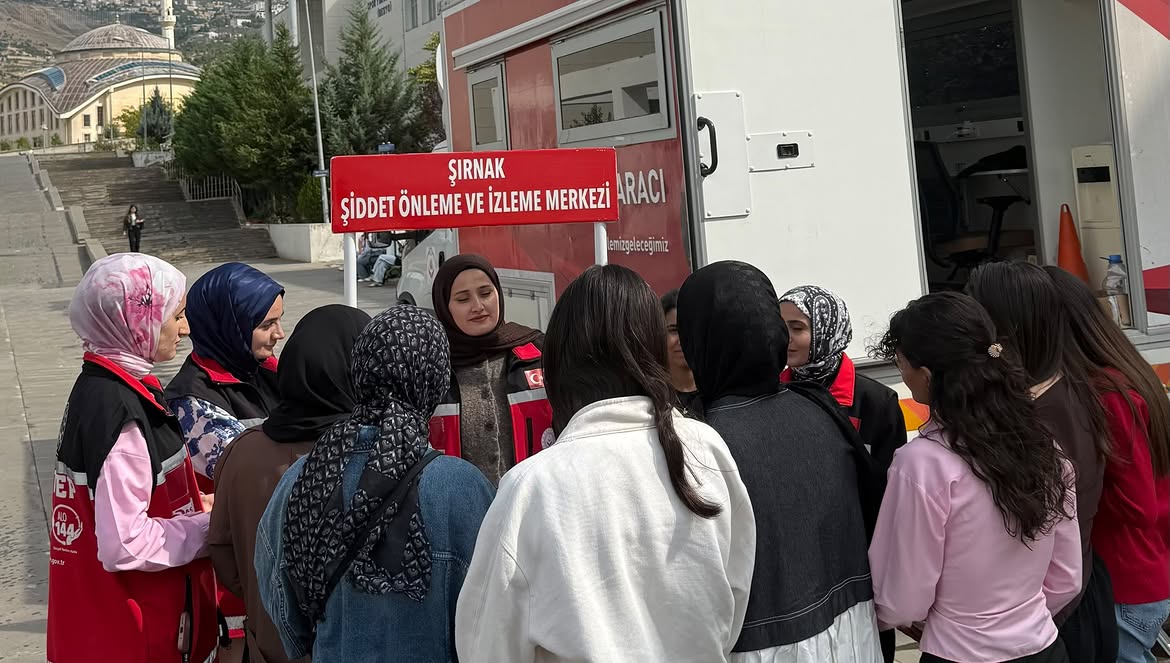 mobil-sosyal-hizmet-aracimizla-vatandaslarimizin-yanindayiz-aile-ve-sosyal-hizmetler-bakanli-1.jpg
