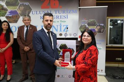 26-ulusal-turizm-kongresi-nin-gala-yemegi-duzenlendi-d38fc88b-8d4b-4a3f-b83d-e37d175df27e.jpeg