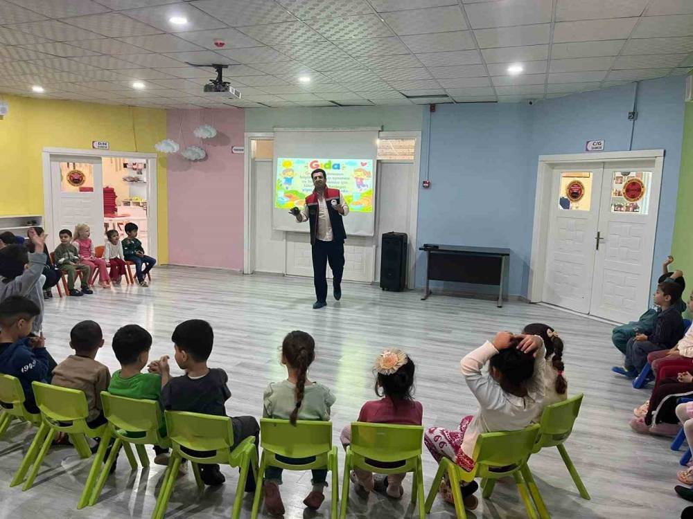 Cizre’de Minik Eller İsrafı Önlemek İçin Bilinçleniyor