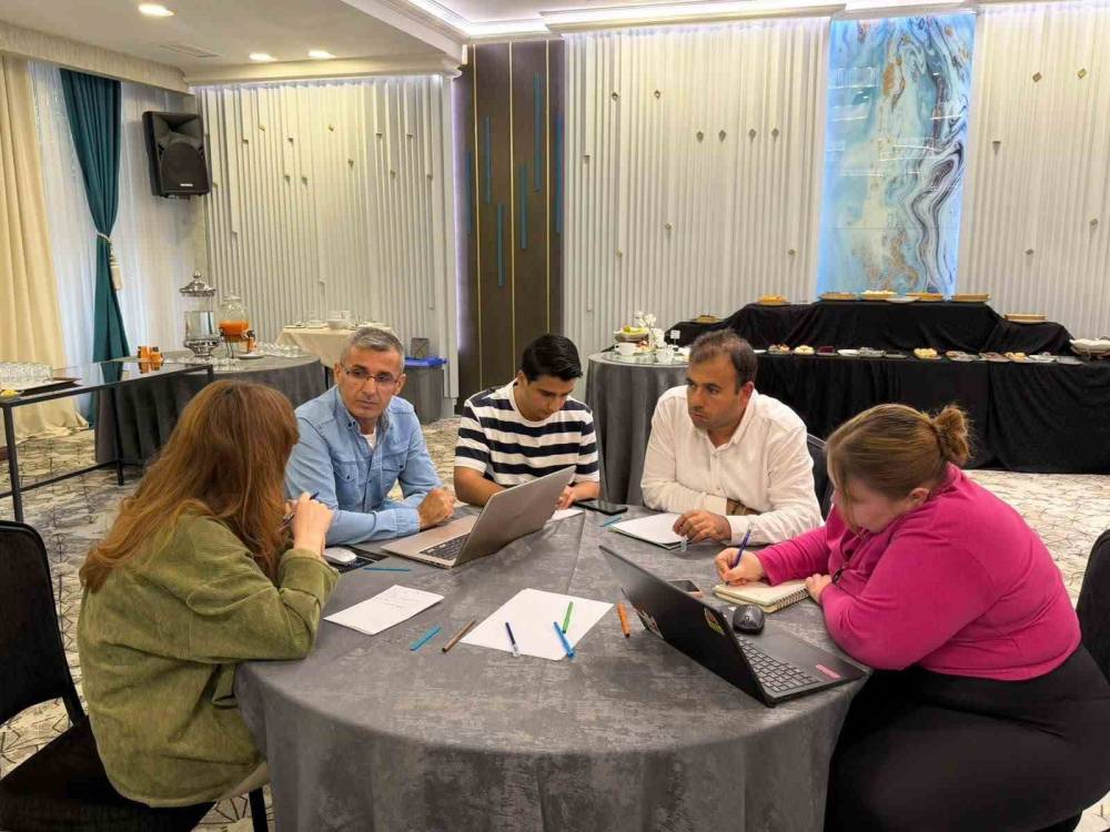 Cizre’de Engellilerden Yapay Zekayla Engelsiz İletişim