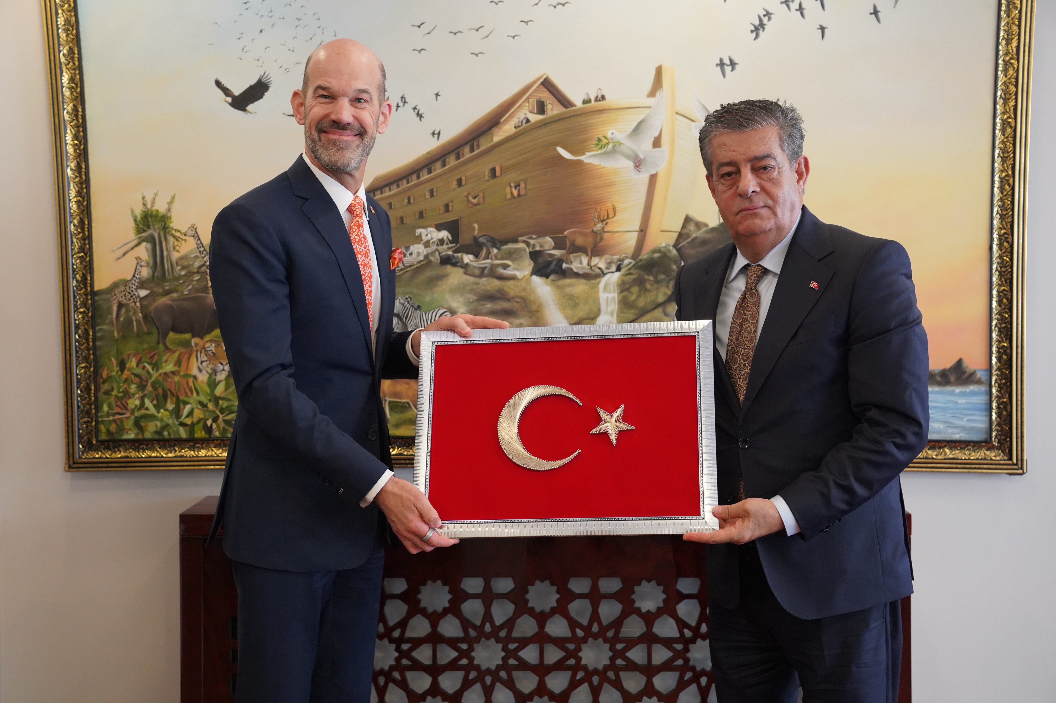 abd-adana-konsolosu-sayin-eric-mehleri-belediyemizde-agirlamaktan-memnuniyet-duyduk-nazik-ziya-1.jpg