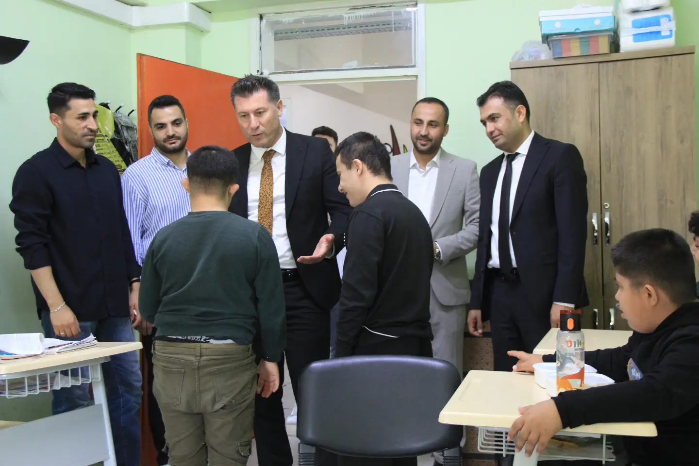 ozel-evlatlarimizin-dunyasina-anlamli-yolculukilce-milli-egitim-mudurumuz-sahan-ike-ve-sube-mud-1.webp