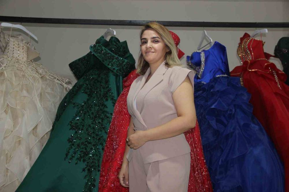 Şırnaklı Girişimci Atıkları Gelinliğe Dönüştürüyor: 14 Kadına İstihdam Sağlıyor