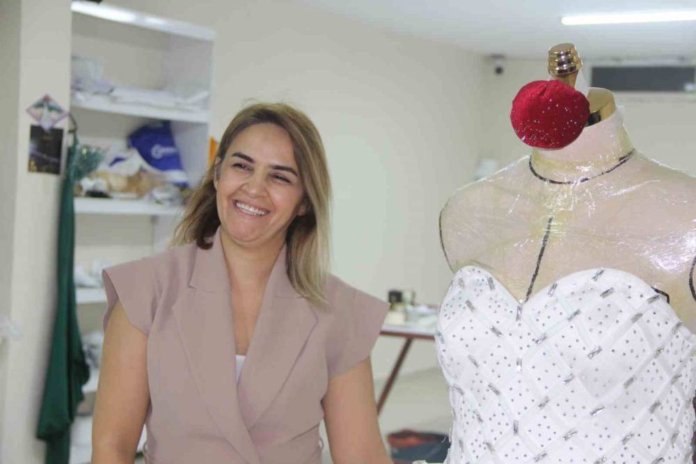 Şırnaklı Girişimci Atıkları Gelinliğe Dönüştürüyor: 14 Kadına İstihdam Sağlıyor